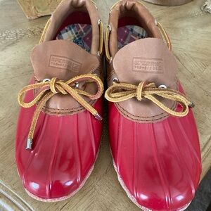 Sperry Duck shoe in new condition. Worn one time. Size 6